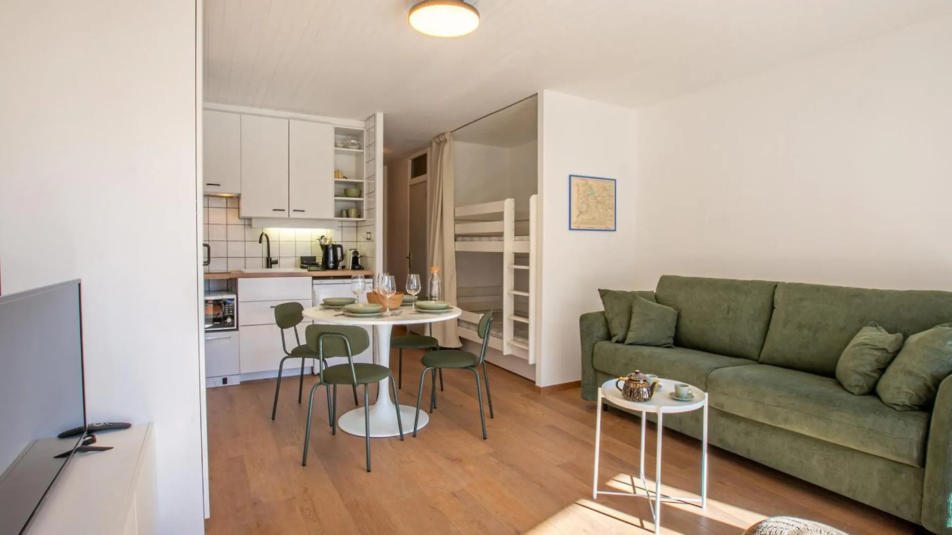 Apartment Studio Cosy Pour 4 Avec Balcon Et Wifi A Val-D'Isere - Fr-1-694-364